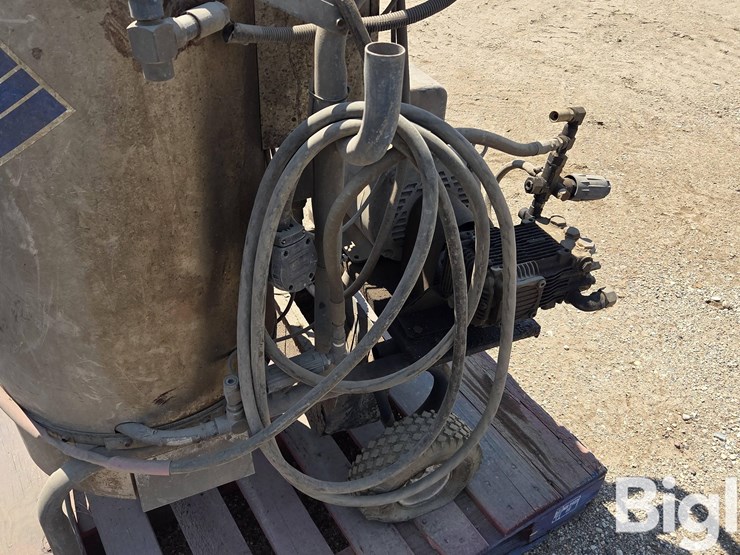 american-made-cleaners-hot-water-pressure-washer-image-13