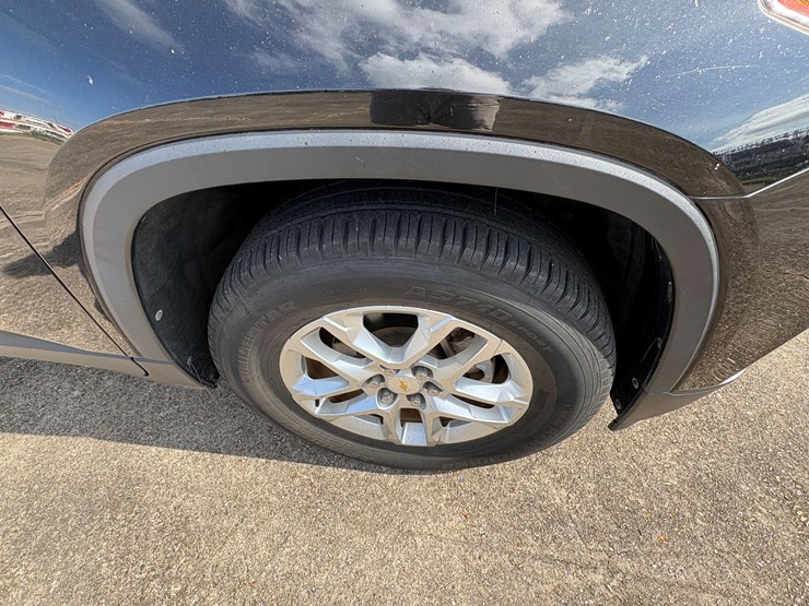 2022-chevrolet-traverse-image-8