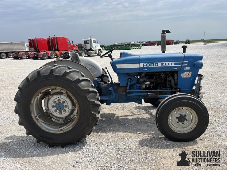 1979-ford-4600-image-4