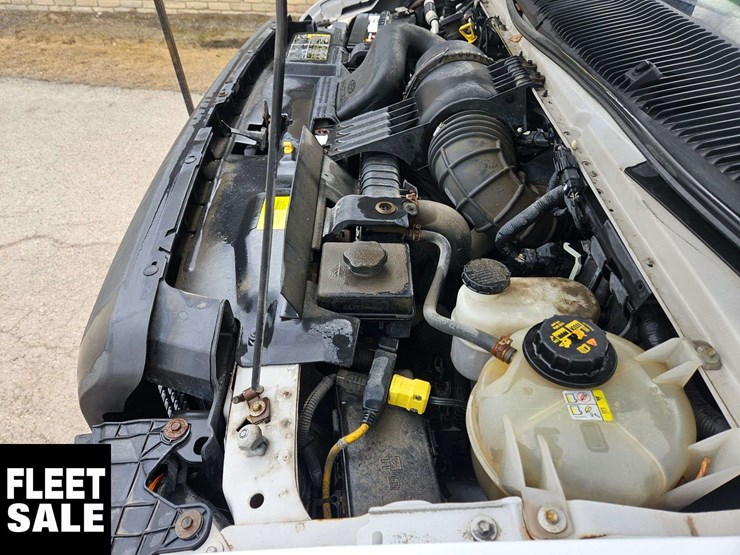 2010-ford-cargo-image-32