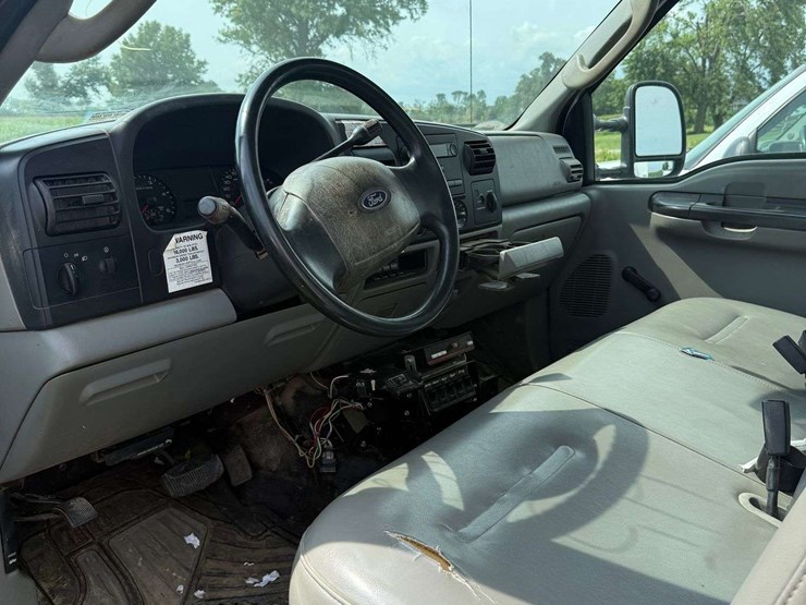 2007-ford-f550-image-11