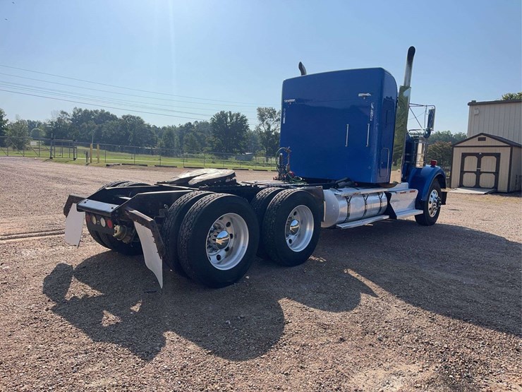 2015-kenworth-w9-series-tractor-truck-image-6
