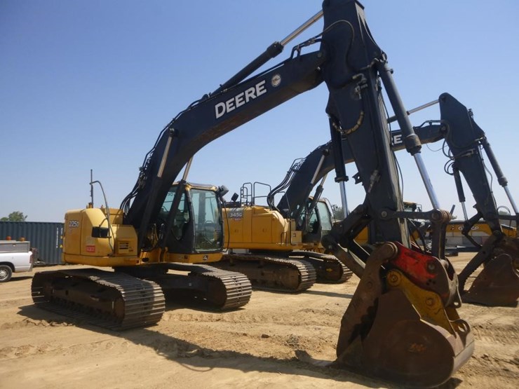 2011-deere-225d-lc-image-3