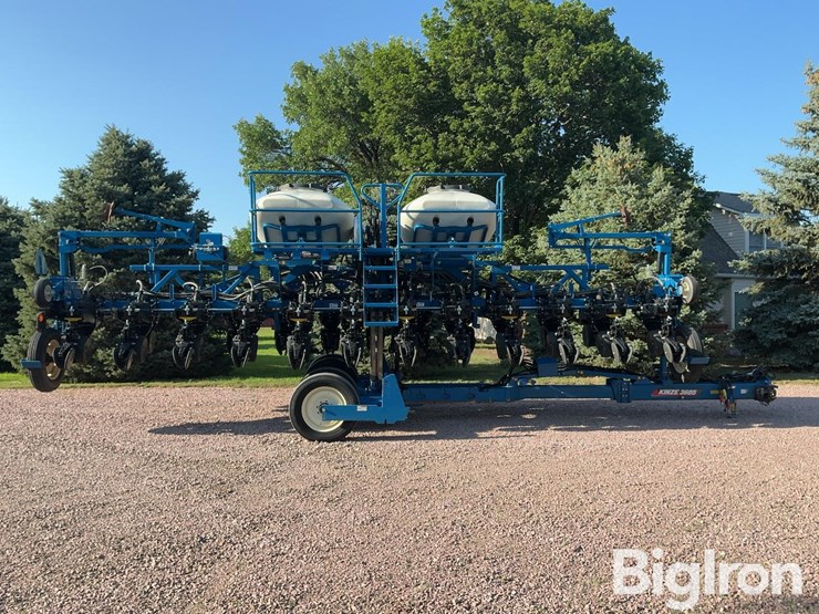 2021-kinze-3605-image-4