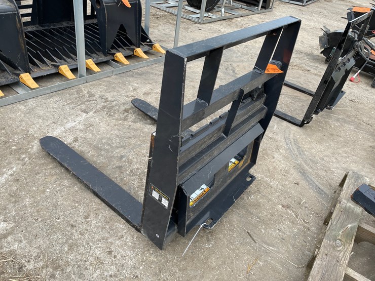 #9785-•-mini-skid-steer-pallet-fork-attachment-image-6