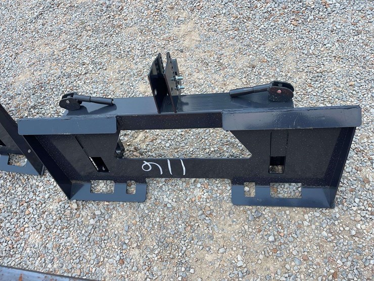 skid-steer-quick-tach-to-3-pt.-quick-hitch-image-1