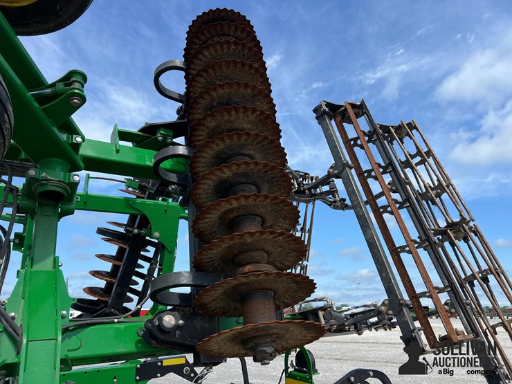 2021-john-deere-2660vt-image-11