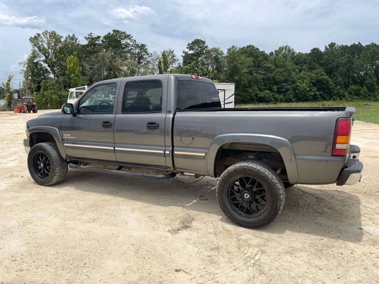 2002-chevrolet-silverado-2500-image-2