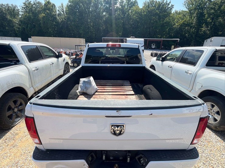 2017-dodge-1500-image-3