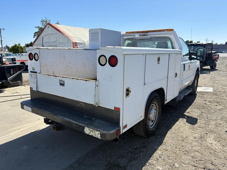 2011-ford-f350-image-3