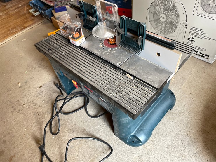 #10120-•-bosch-router-image-1