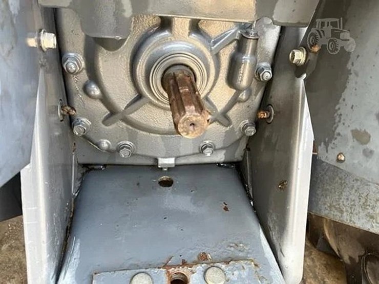 2015-kubota-m5-111d-image-10