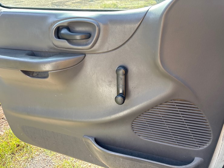 2001-ford-f150-image-10