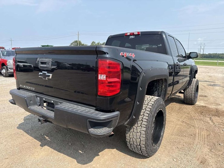 2015-chevrolet-silverado-1500-image-3