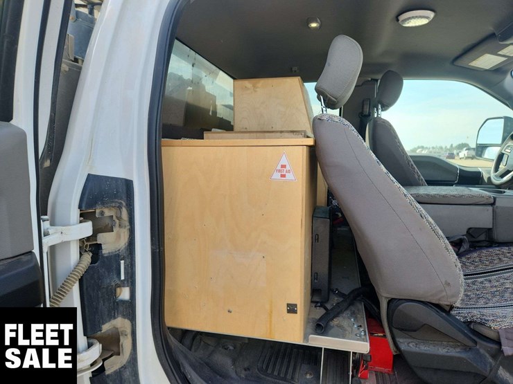 2020-ford-f550-image-39