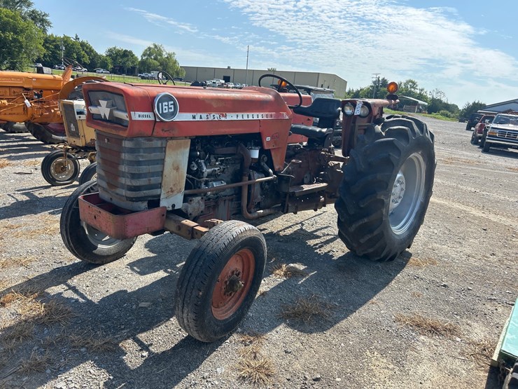 massey-ferguson-165-image-1