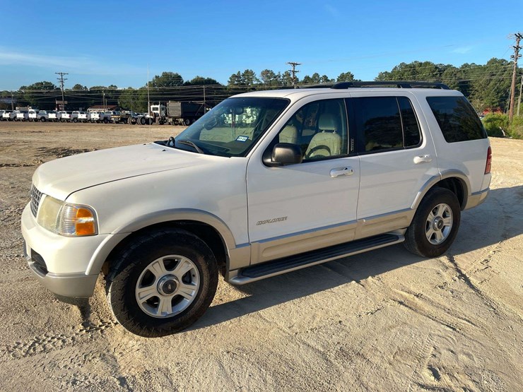 2002-ford-explorer-limited-image-1