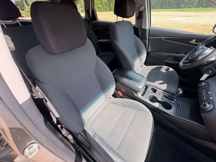 2017-kia-sorento-image-28