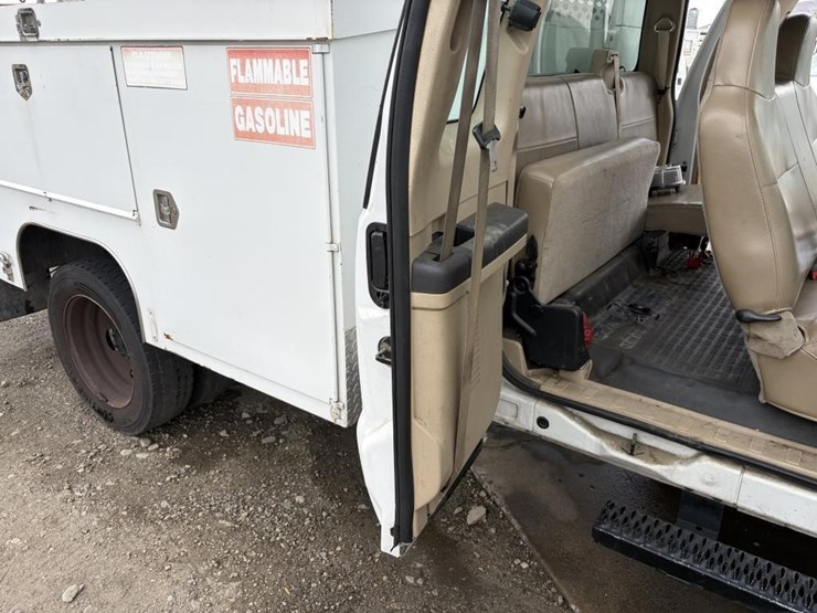 2010-ford-f450-image-11