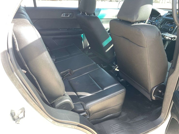 2018-ford-explorer-image-15