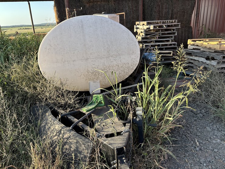 1000-gallon-sprayer-image-1