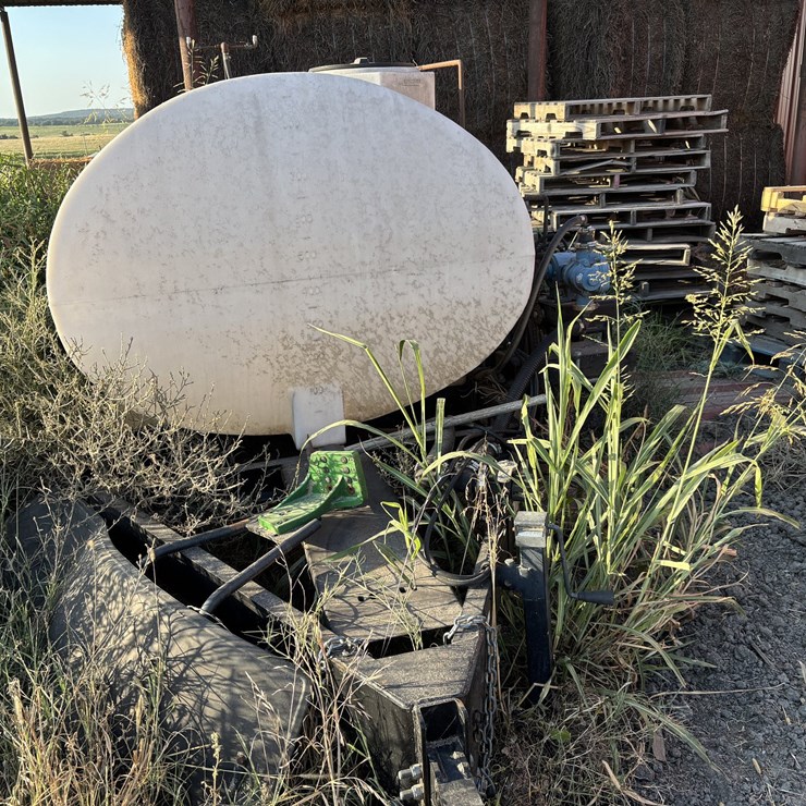 1000 Gallon Sprayer