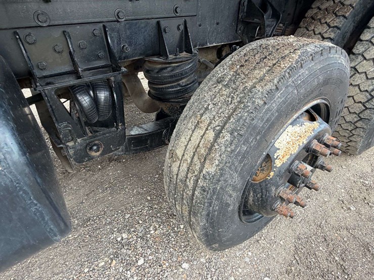 2006-ford-f750-image-18