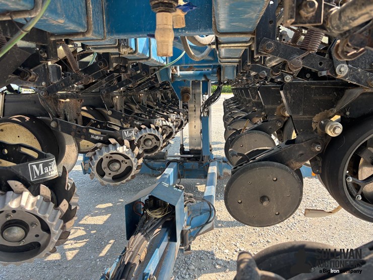 kinze-2600-image-17