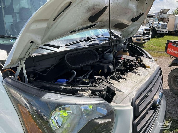 2019-ford-transit-image-13