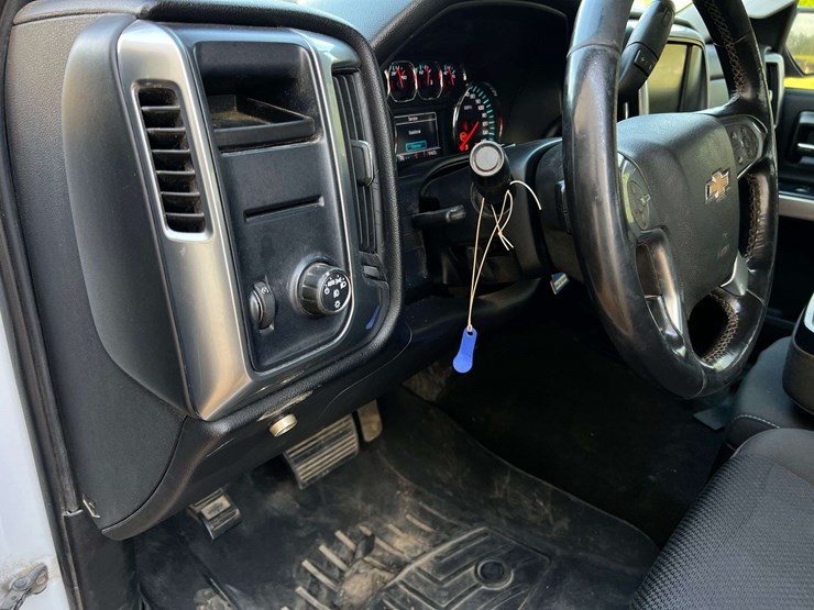 2017-chevrolet-silverado-1500-image-30