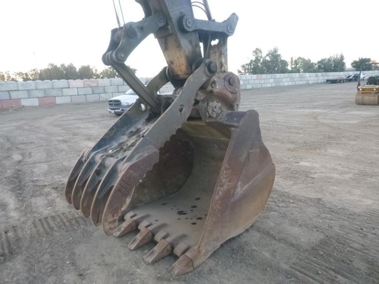 2019-deere-345g-lc-image-35