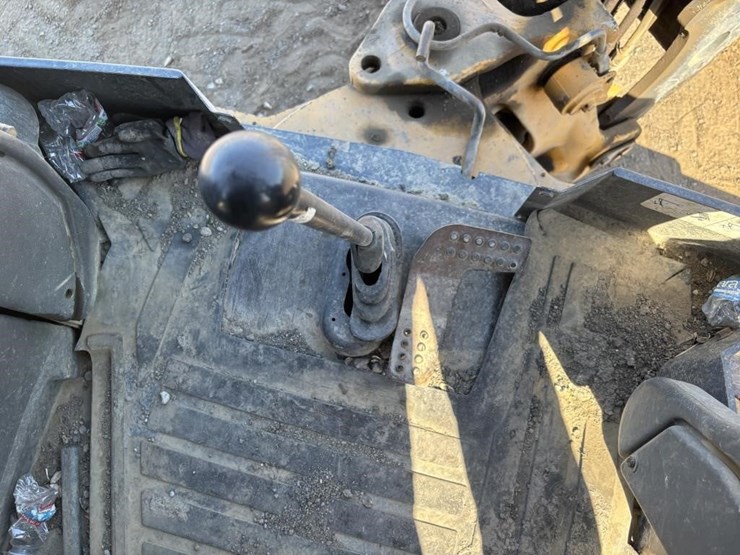 2007-deere-410j-image-47