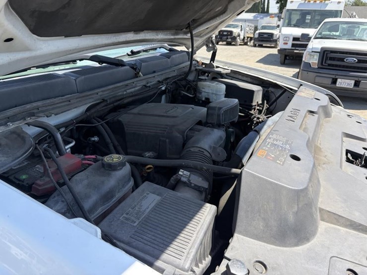 2013-chevrolet-silverado-2500-image-9