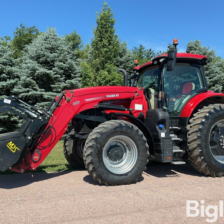 2025 Case IH Puma 185 MFWD Tractor W/Grapple Loader