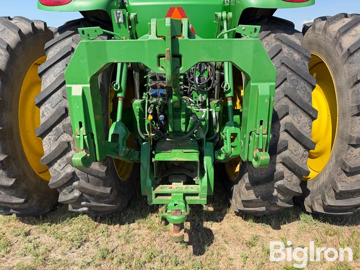 john-deere-8235r-image-19
