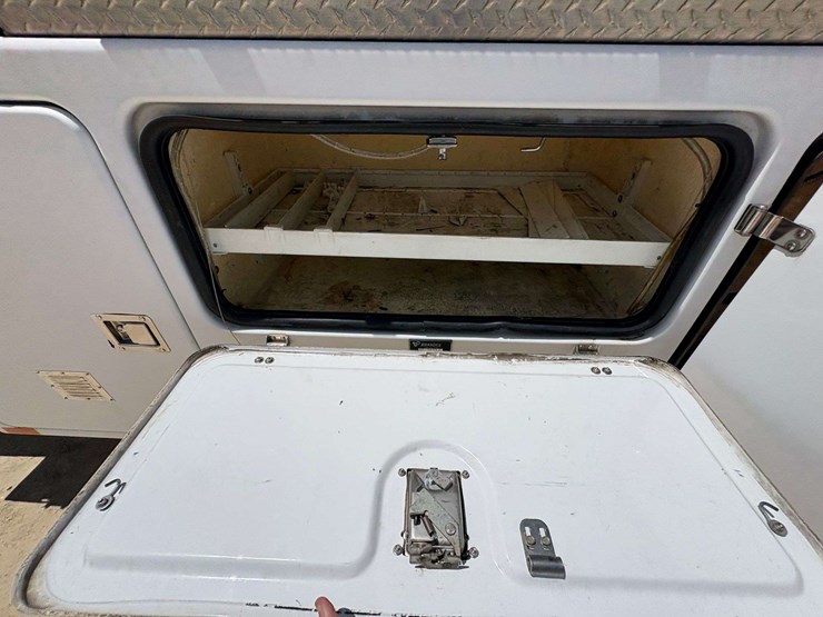 2012-altec-at200a-image-33
