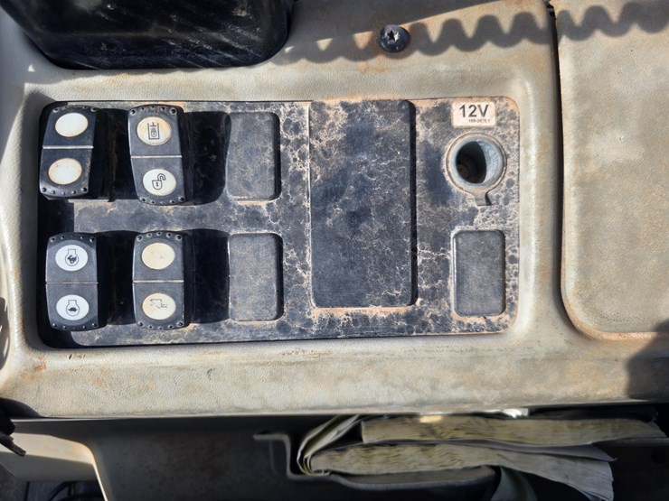 caterpillar-953d-image-94