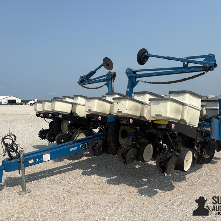 KINZE 3200