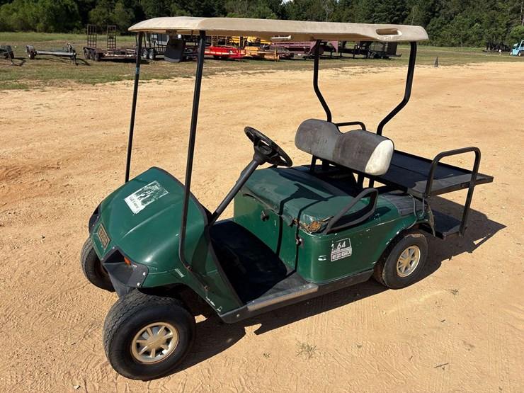 ez-go-2-seater-gas-golf-cart-image-1