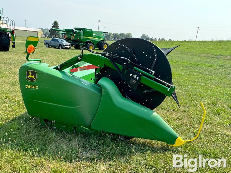 2019-john-deere-745fd-image-4