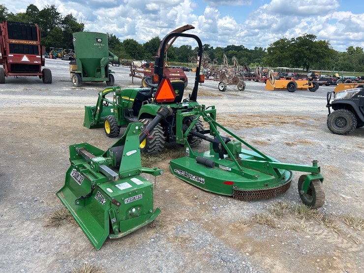 john-deere-2305-image-4