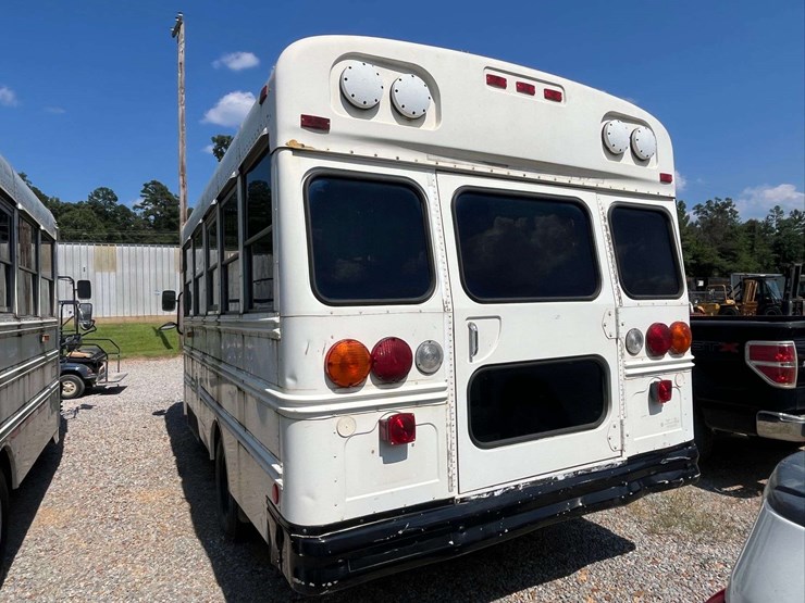 2001-chevrolet-express-bus-image-4