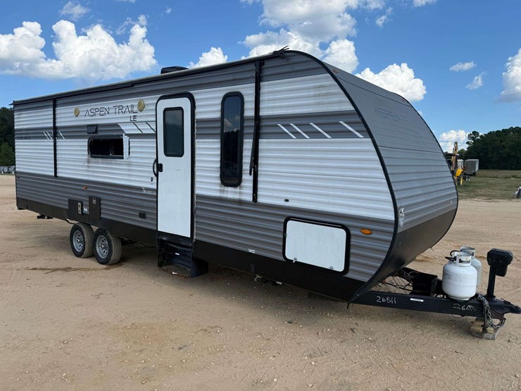 2021-keystone-bumper-pull-camper-image-8