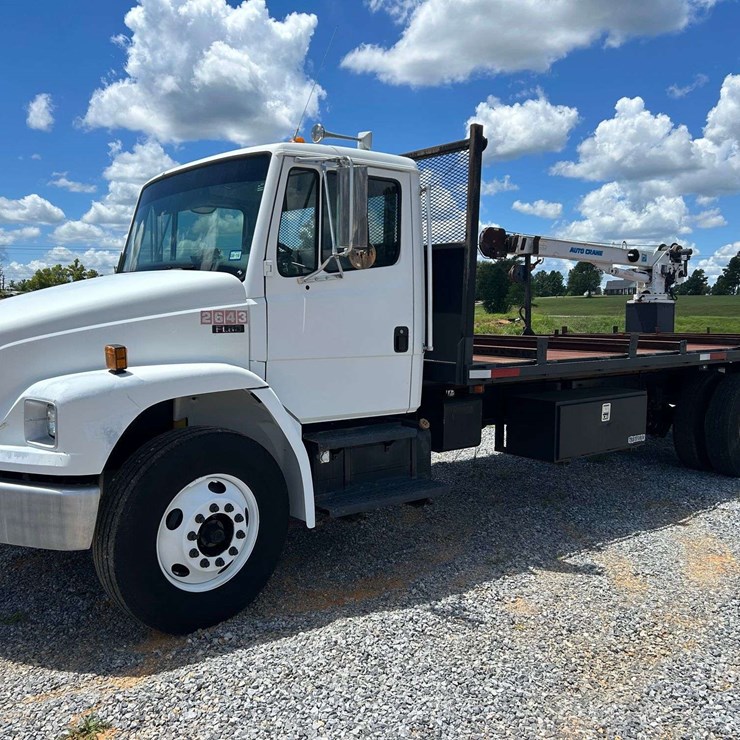 2004 FREIGHTLINER FL80