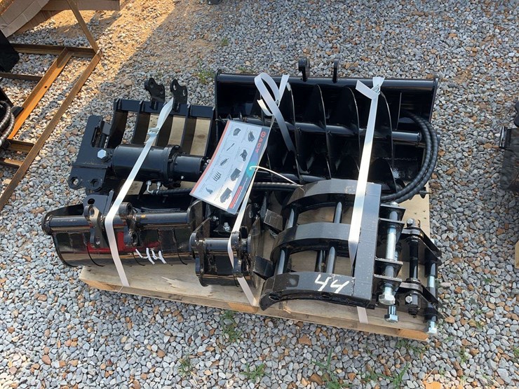 (9)-agt-mini-excavator-attachments-image-2