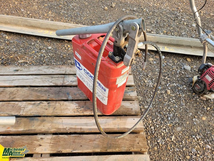 high-pressure-hydraulic-hand-pump-image-4