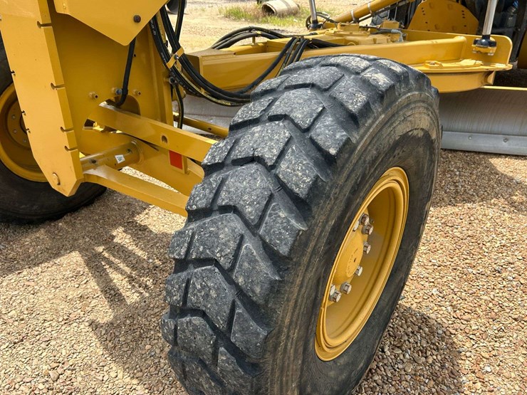 2020-caterpillar-140-image-25