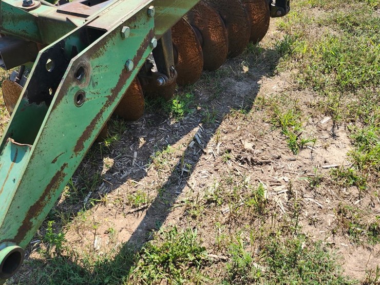 john-deere-235-image-13