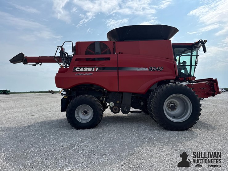2016-case-ih-8240-image-4