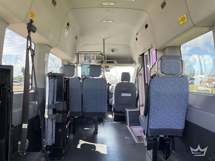 2019-ford-transit-image-16